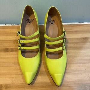 John Fluevog Neon Yellow Size 8 Classy/Bach